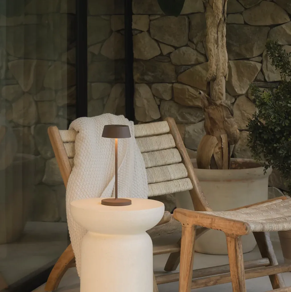 QOOZII Malta Corten LIFESTYLE.webp
