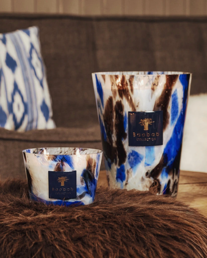 BAOBAB Bougie HALONA Blue World MAX10 et 24 LIFESTYLE.webp